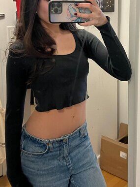 Brandy Melville black long sleeve waffle material crop top. So cute no flaws!